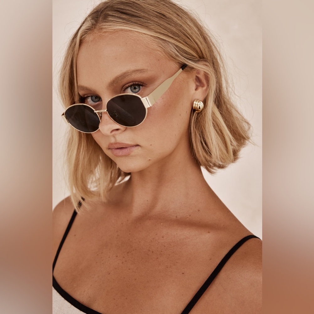 Runway Scout Izzy Sunglasses BRAND NEW